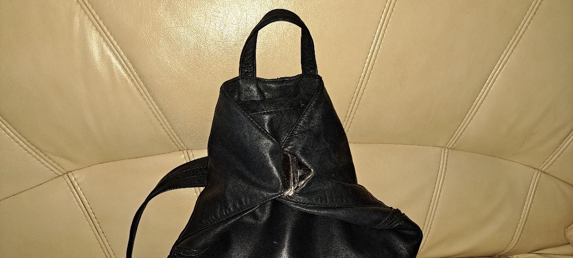 Skórzana czarna torebka plecak 2w1 Visconti- skóra naturalna