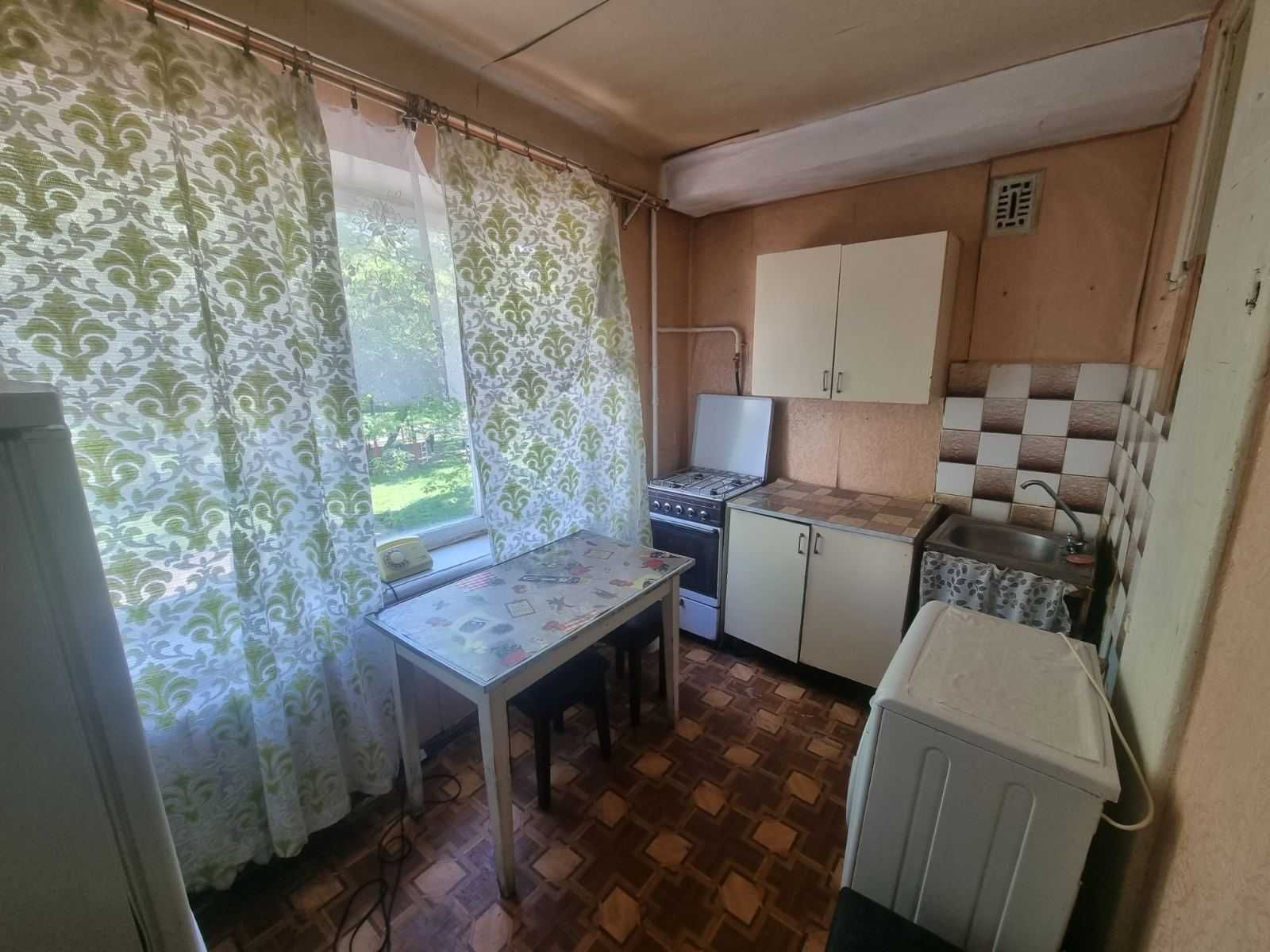 Продам 2 кім квартиру вул. Празька 25 (Дарницька пл)