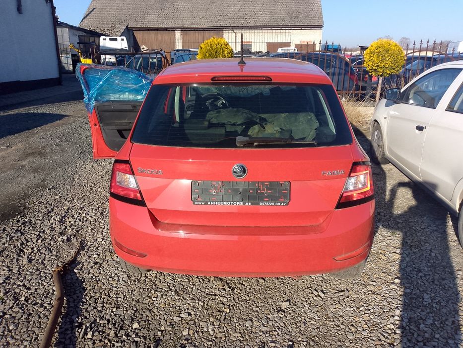 SKODA FABIA III klapa tylna kompletna hatchback 5 drzwi 8151