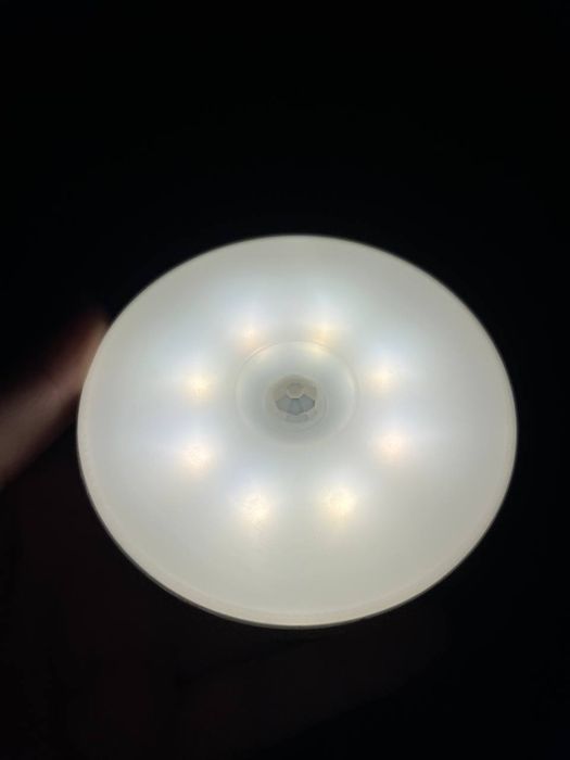 LED нічник на акумуляторі з датчиком руху