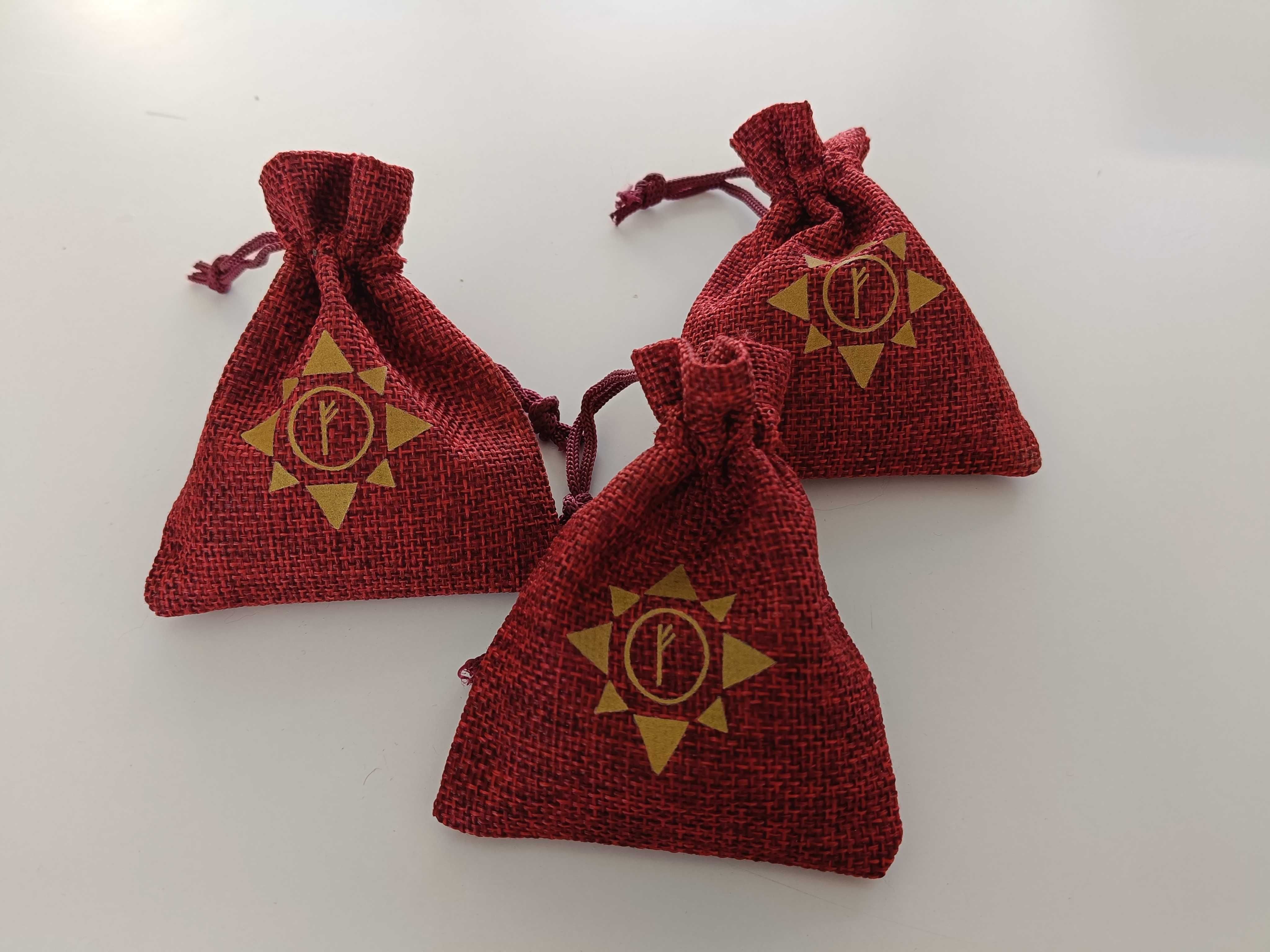 Amulet, magiczny woreczek. Szczęście, miłość, zdrowie, odwaga, Runy.