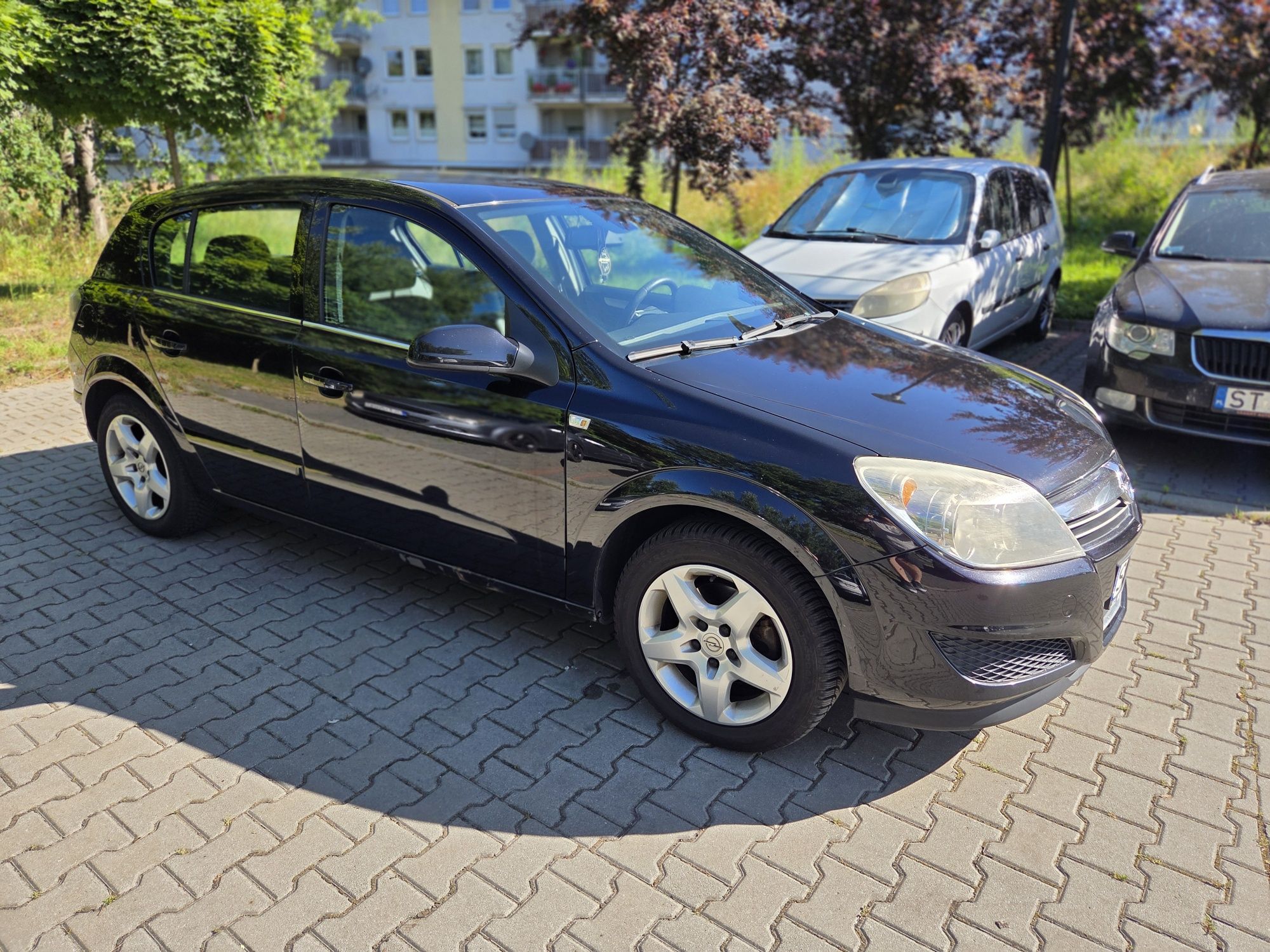 Opel Astra H 1.4 benzyna Enjoy czarny