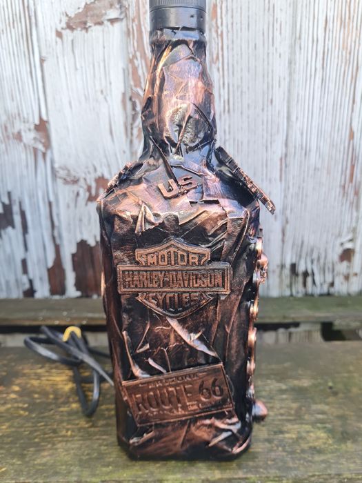 Lama z butelki Jacka Daniels