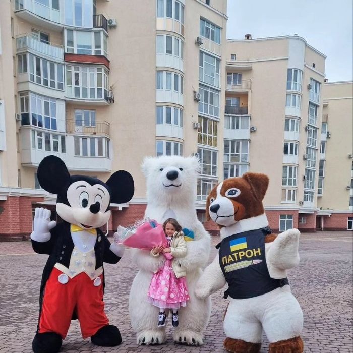 Белый Мишка, Пес Патрон, Микки Маус, аниматоры, ростовые куклы,