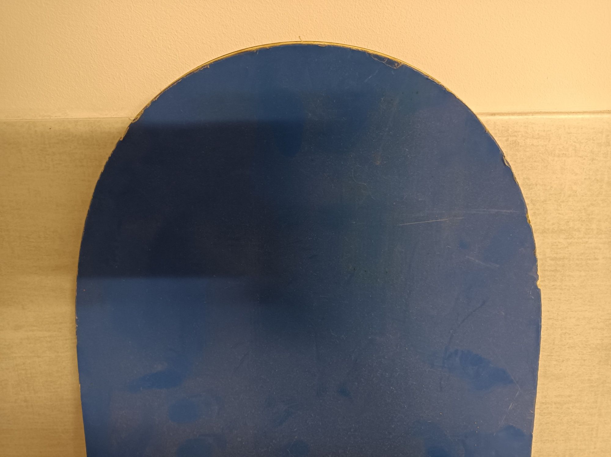 Deska snowboardowa Wild Duck razem z wiązaniami. Długość 153cm