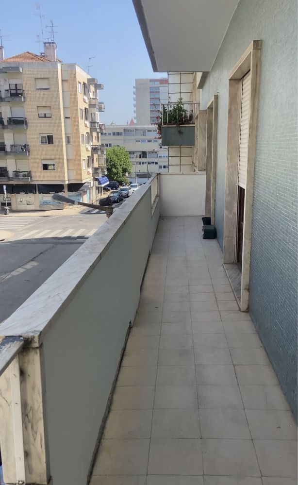 Quarto em T2 perto da cidade universitária
