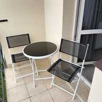Krzesła i stolik ogrodowy lub balkonowy