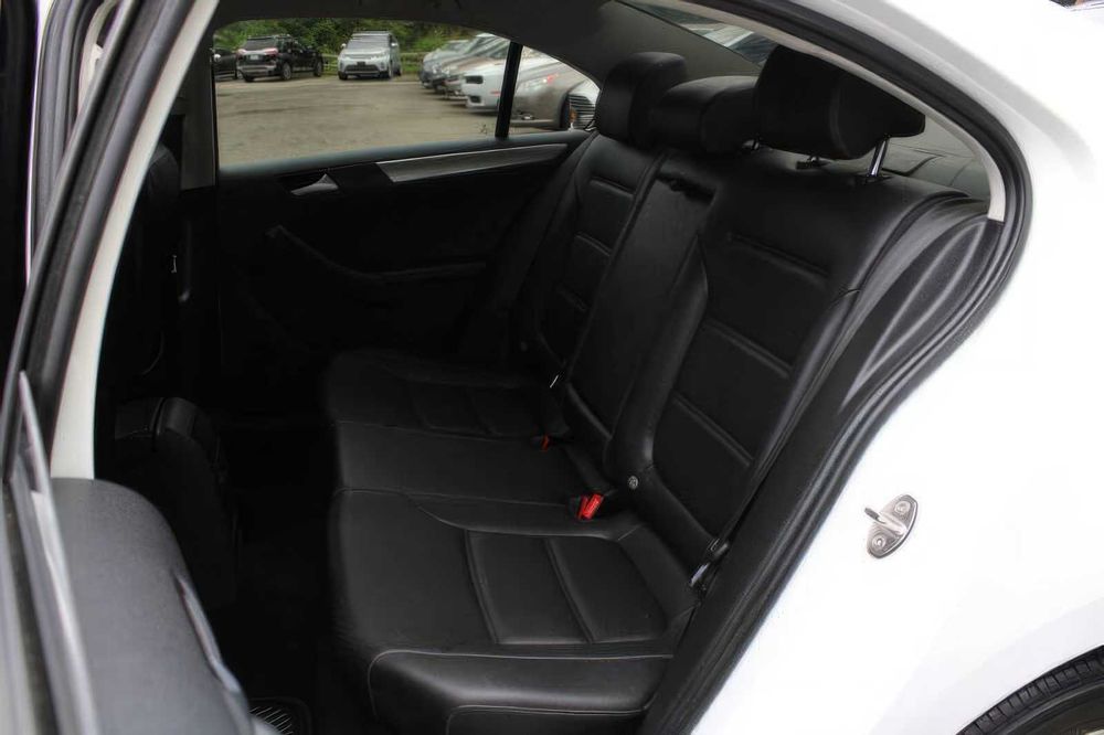 Volkswagen Jetta      2018