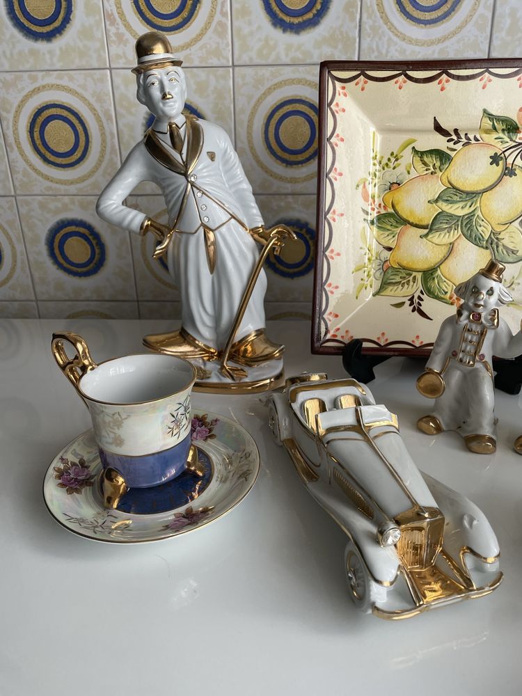 Varias pecas porcelanas  e outros materias para vender