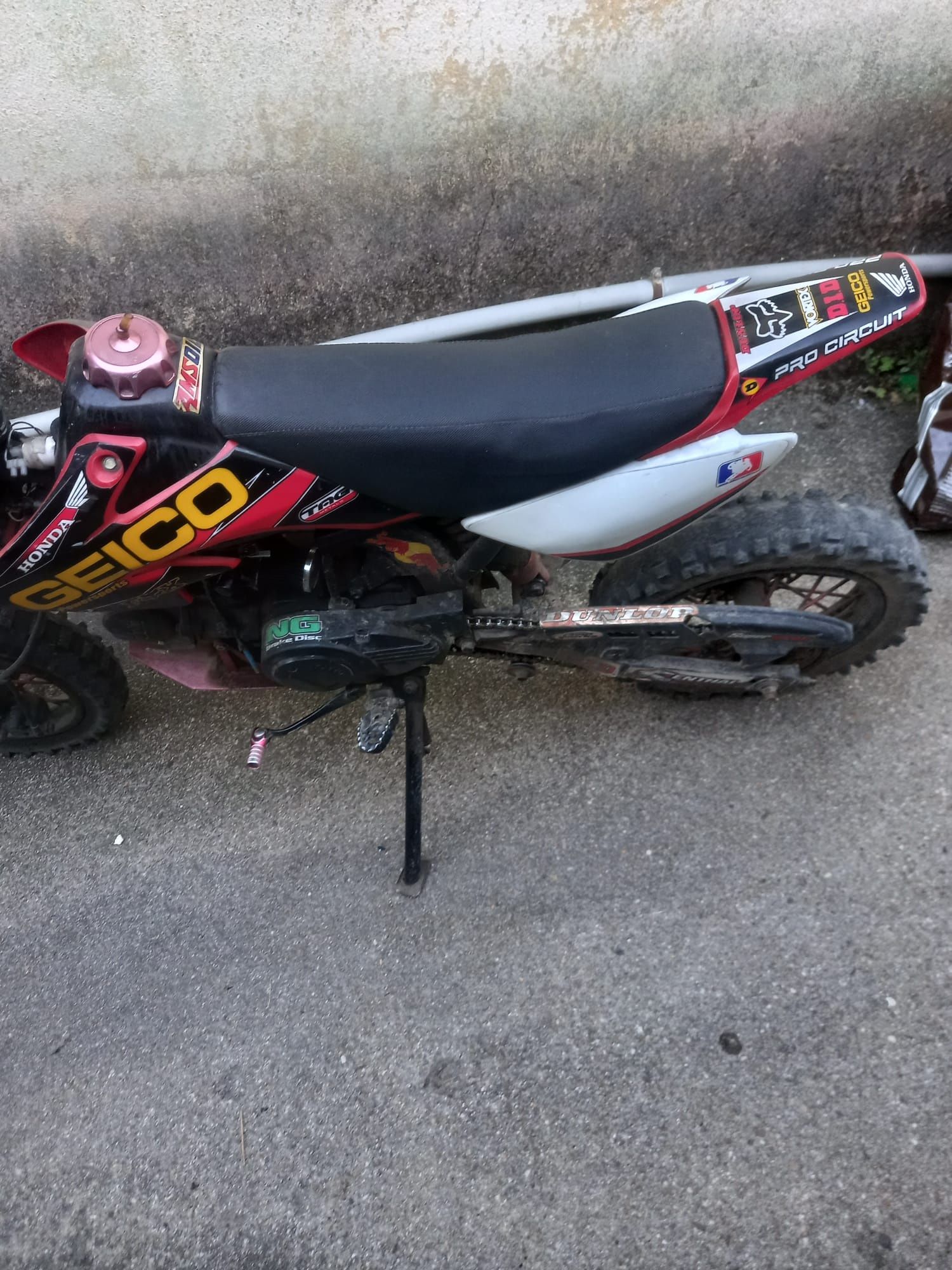 Pit bike 125 é só meter gasolina e andar