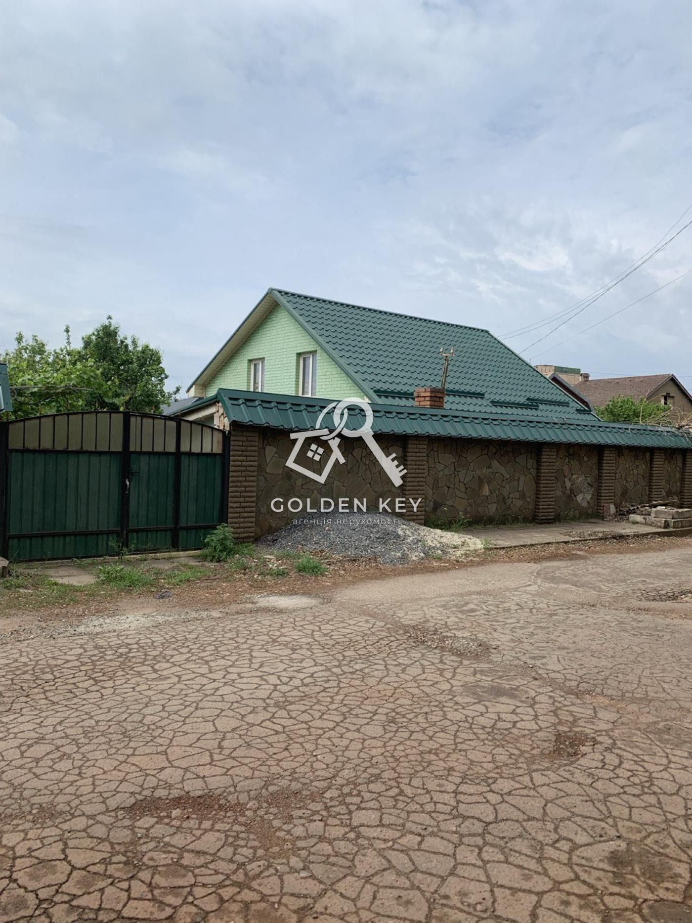 Продаж будинку по вул. Черняховського