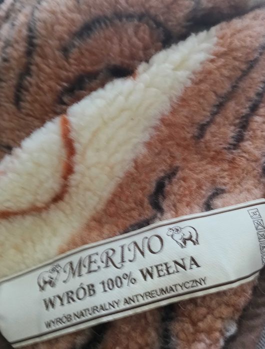 Nowy koc z wełny merynosa 155/200 ( +/- 5)