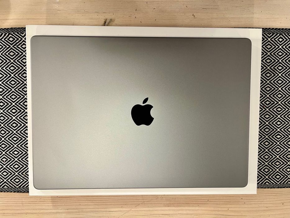 MacBook Pro 16 cali 2023 16GB M2 PRO 512GB jak NOWY