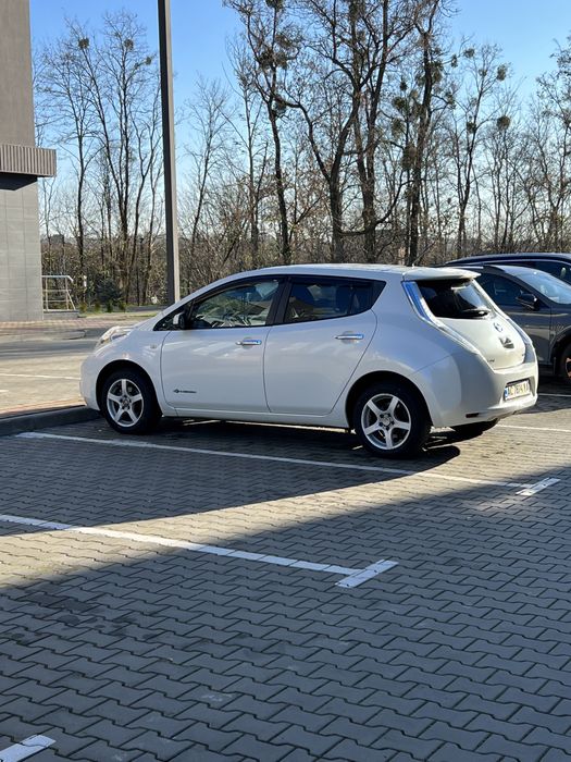 Nissan Leaf 24 / 2013