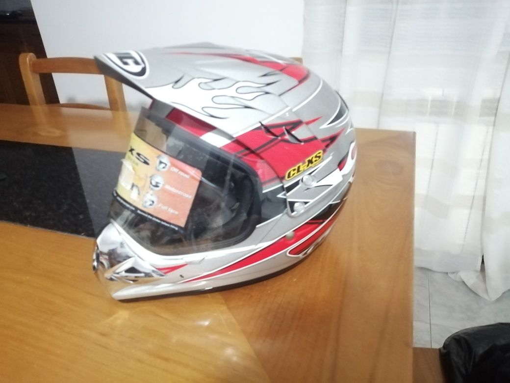 Capacete hjc Vendo ou troco por preto