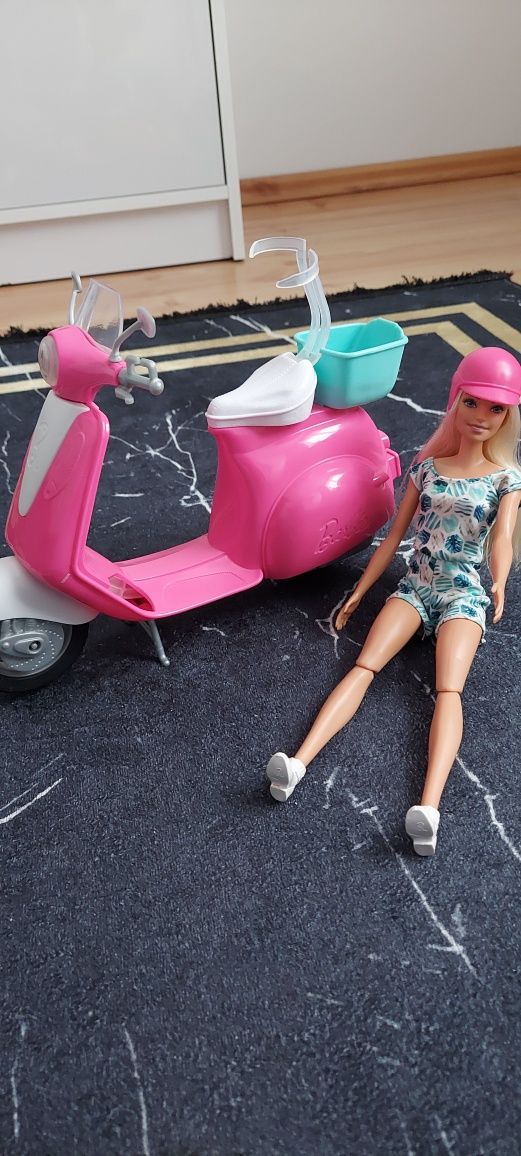 Lalka Barbie plus skuter