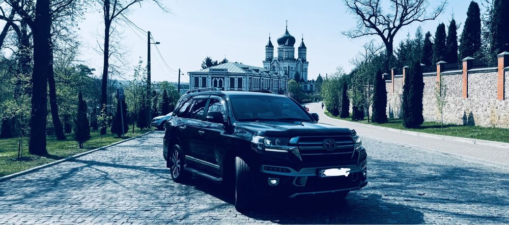 Продам з ТОРГОМ офіційного  Land Cruiser 200