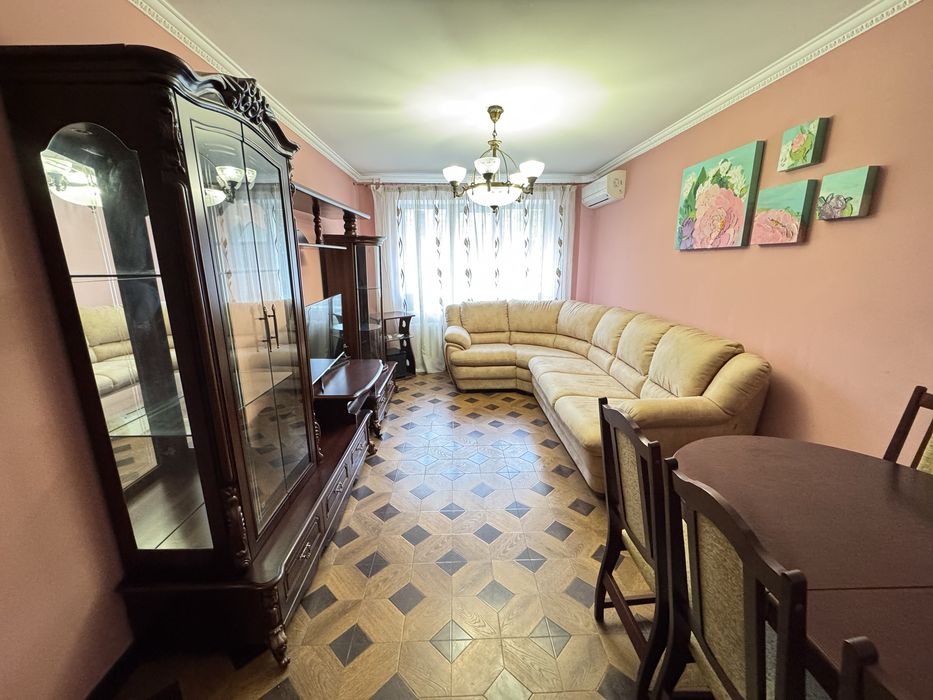 Здається 2х квартира на К.Василенка 4