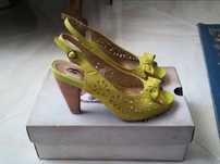 Sapatos Hush Puppies peep toe de camurça verde lima n°38 abertos atrás