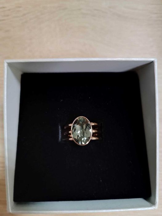 Na sprzedaż pierścionki Swarovski 25 sztuk