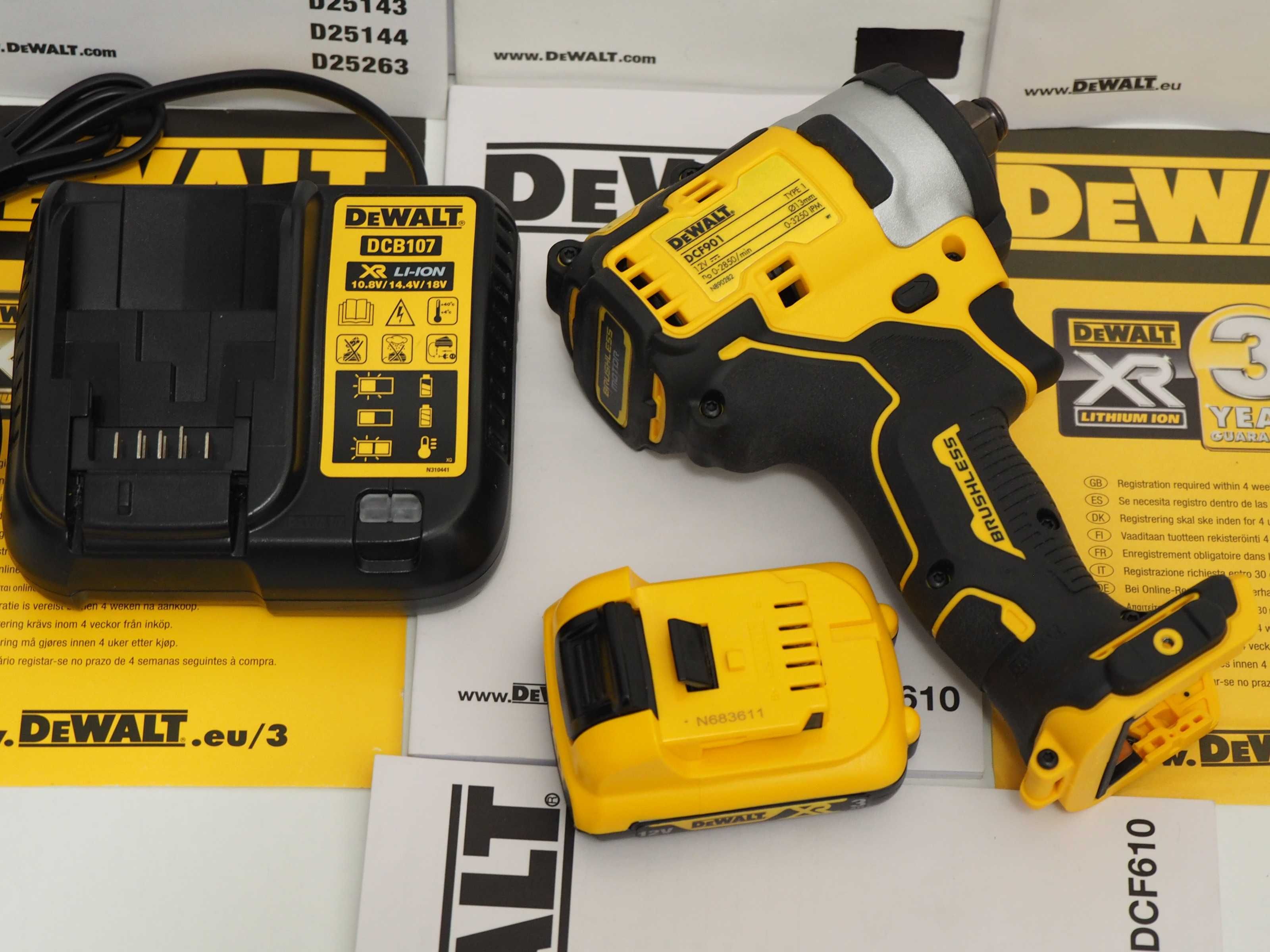 Komplet DEWALT DCF 901 klucz udarowy 340Nm bateria 12v 3ah ladowarka