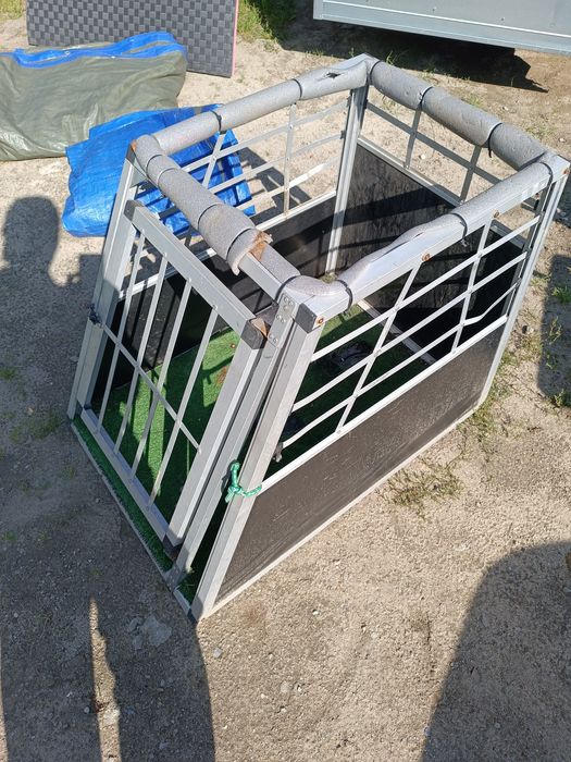 Skrzynia transportowa kojec klatka psa psów samochodu kota kotów