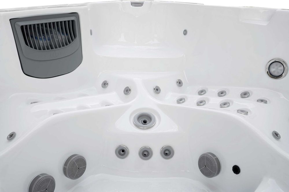 Jacuzzi FROST KÖLD ECO już w Polsce– pompa ciepła + 86 dysz