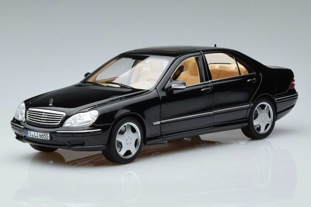 Mercedesy Norev 1/18 Nowe