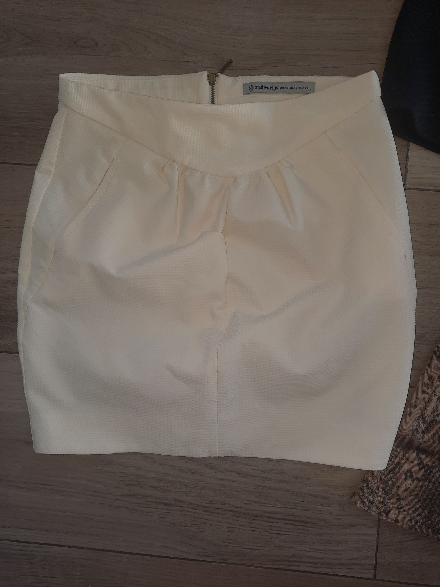 Zestaw spódniczek stradivarius 3 sz rozmiar 34