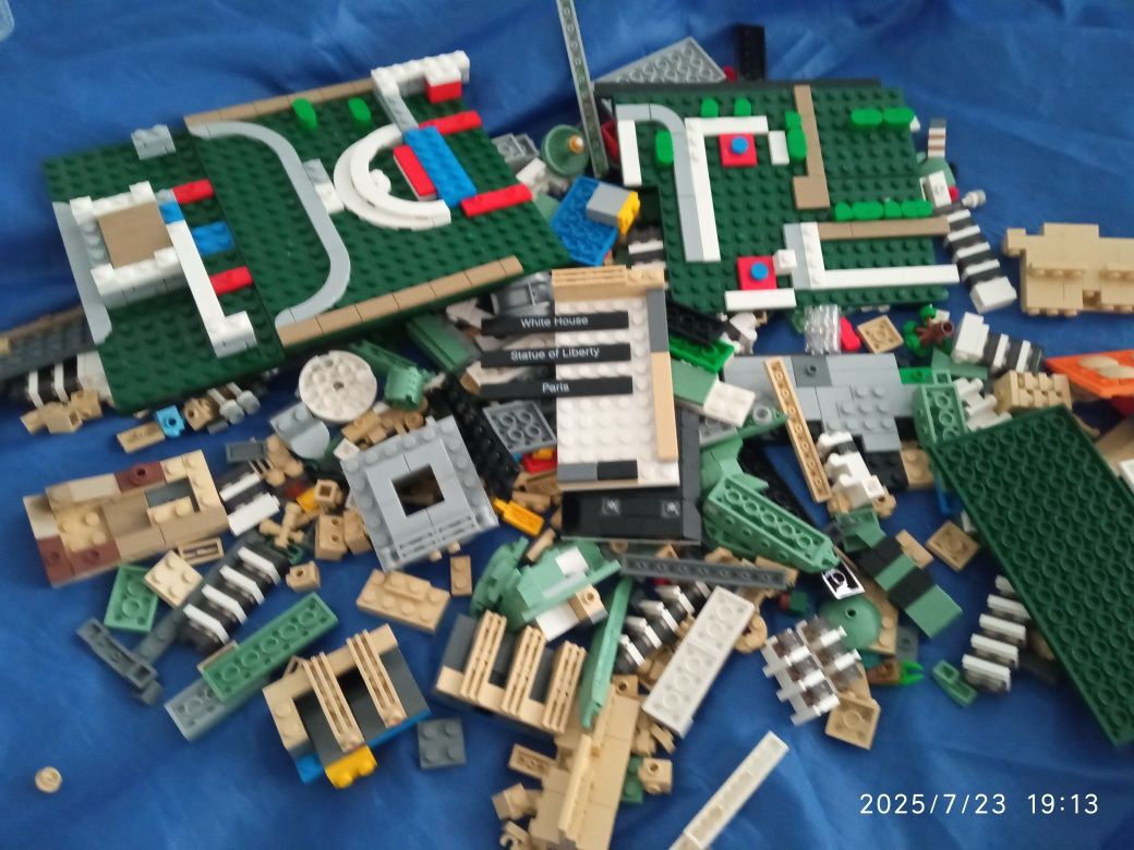 Około 6 kilo klocków LEGO