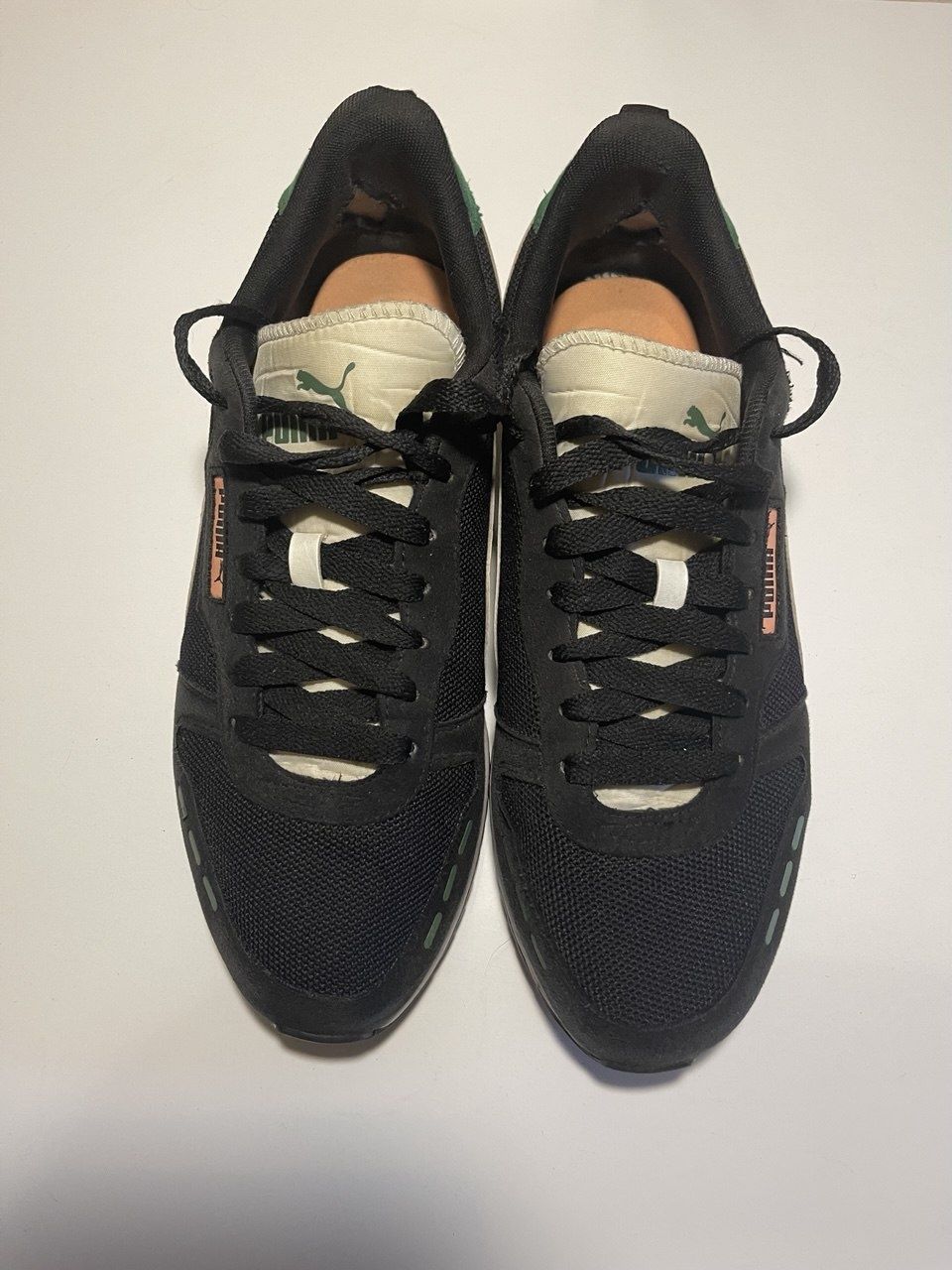Кроссовки фирмы Puma.