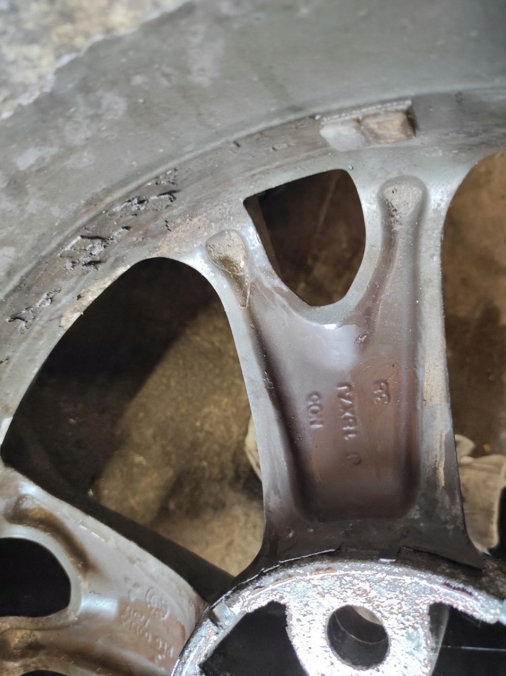 MITSUBISHI OUTLANDER III FELGI ALUMINIOWE 18 KOŁA 225/55 R18 CAŁOROCZNE