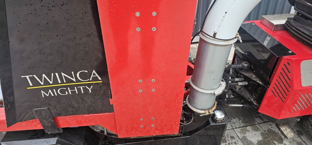 Traktorek 4cyl.Nowy model samojezdna scielarka Twinca samobieżna