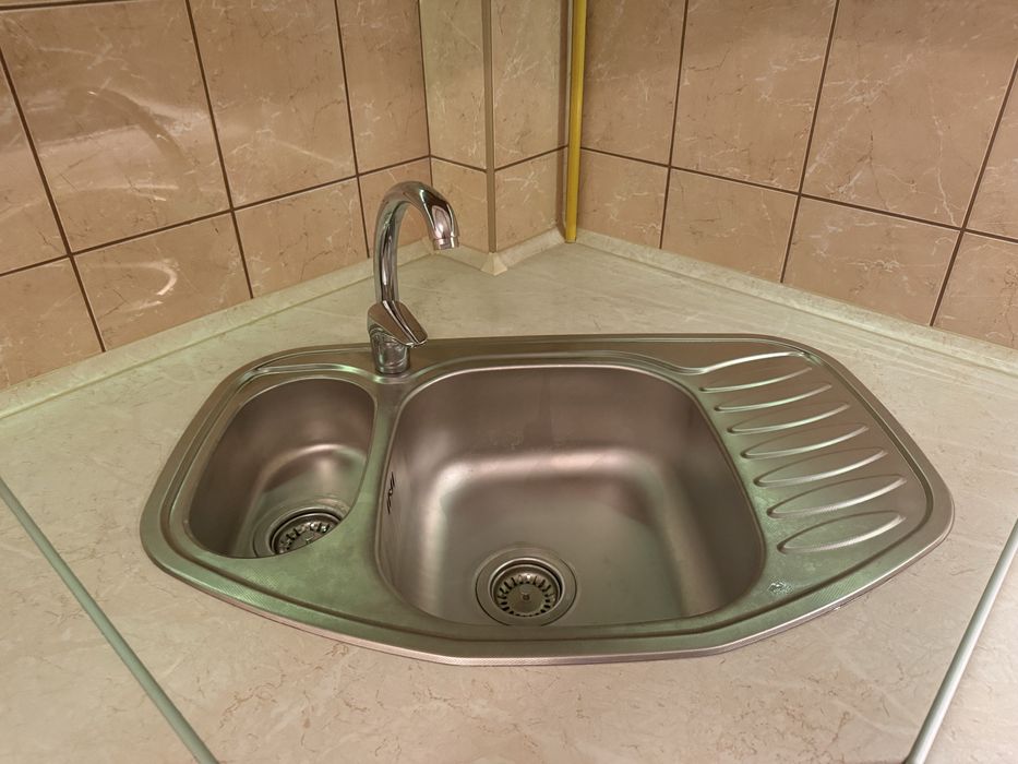 Nowa Kuchnia ze sprzętem AGD i stołem