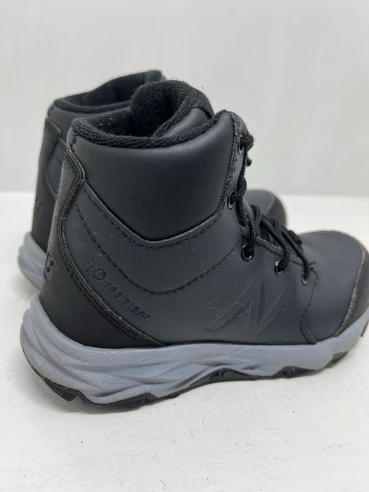 Демісезонні черевики new balance (17 см)