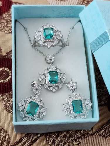 Miętowy komplet biżuterii, naszyjnik, kolczyki i pierścionek