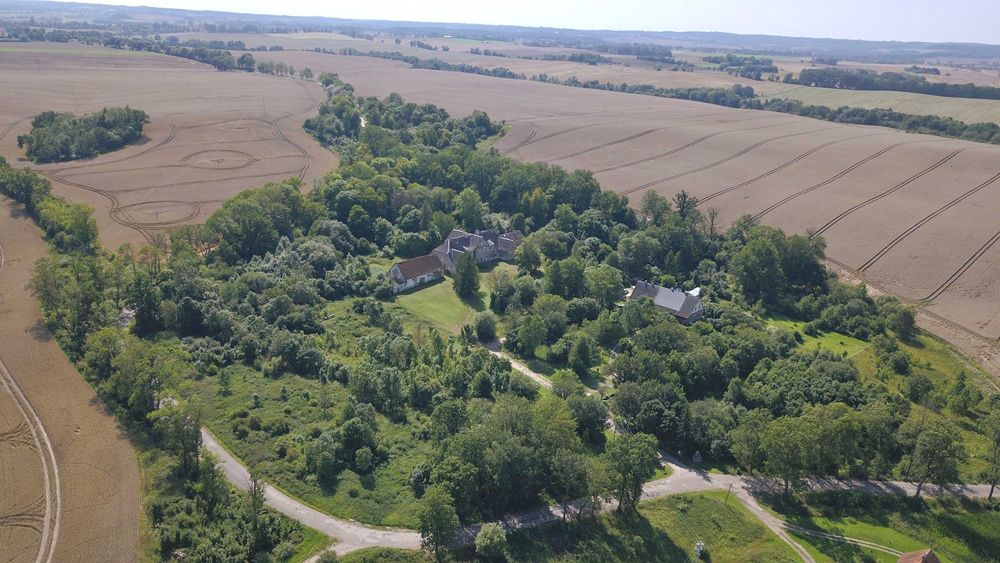 Zespół dworsko-parkowy z XVIII wieku | Mołdyty | Warmia i Mazury