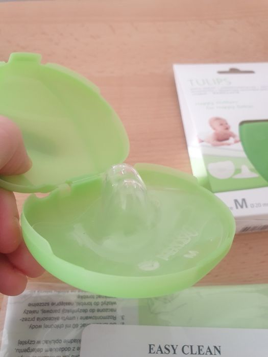 Osłobki/ kapturki/ nakładki na piersi/ sutki - nowe, rozmiar M - 3 szt