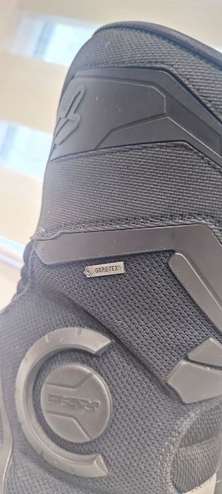 Подам мото боты на Gore tex .