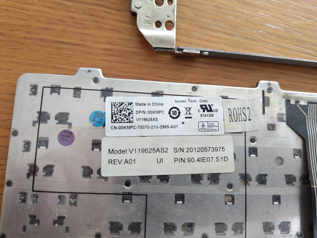 Klawiatura i zawiasy Dell Inspiron 5110