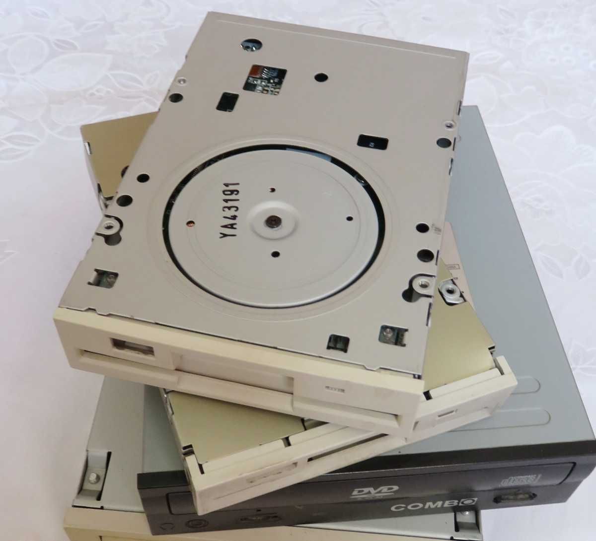 DVD-ROM COMBO, Floppy 3.5 Samsung и Floppy 3.5 Mitsumi одним лотом