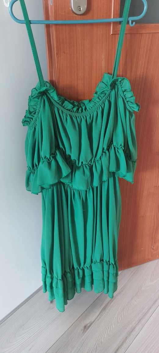 Piękna sukienka zielona