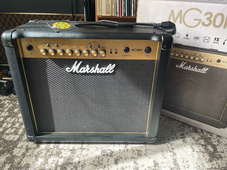 Marshall MG30GFX - гітарний комбопідсилювач. Комбік маршал