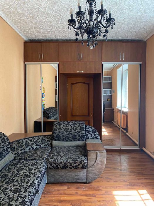 продам 2-х кімнатну квартиру на Червоной