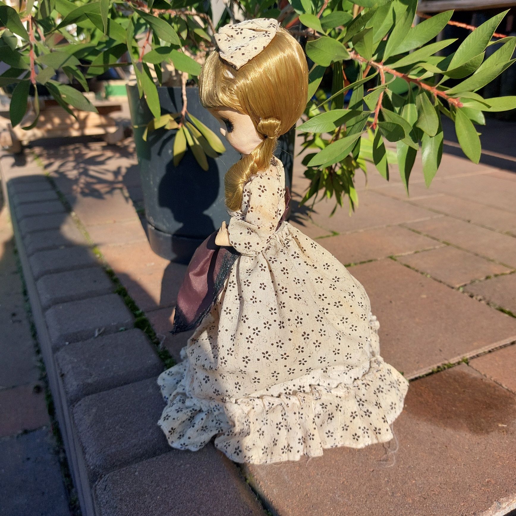 Lalka kolekcjonerska 24 cm