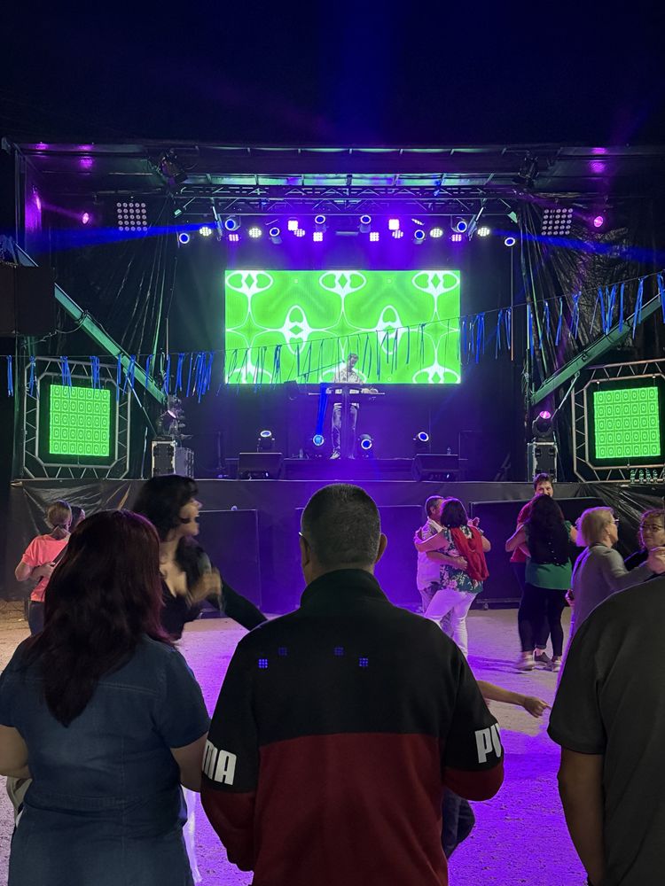 Aluguer de palco móvel.