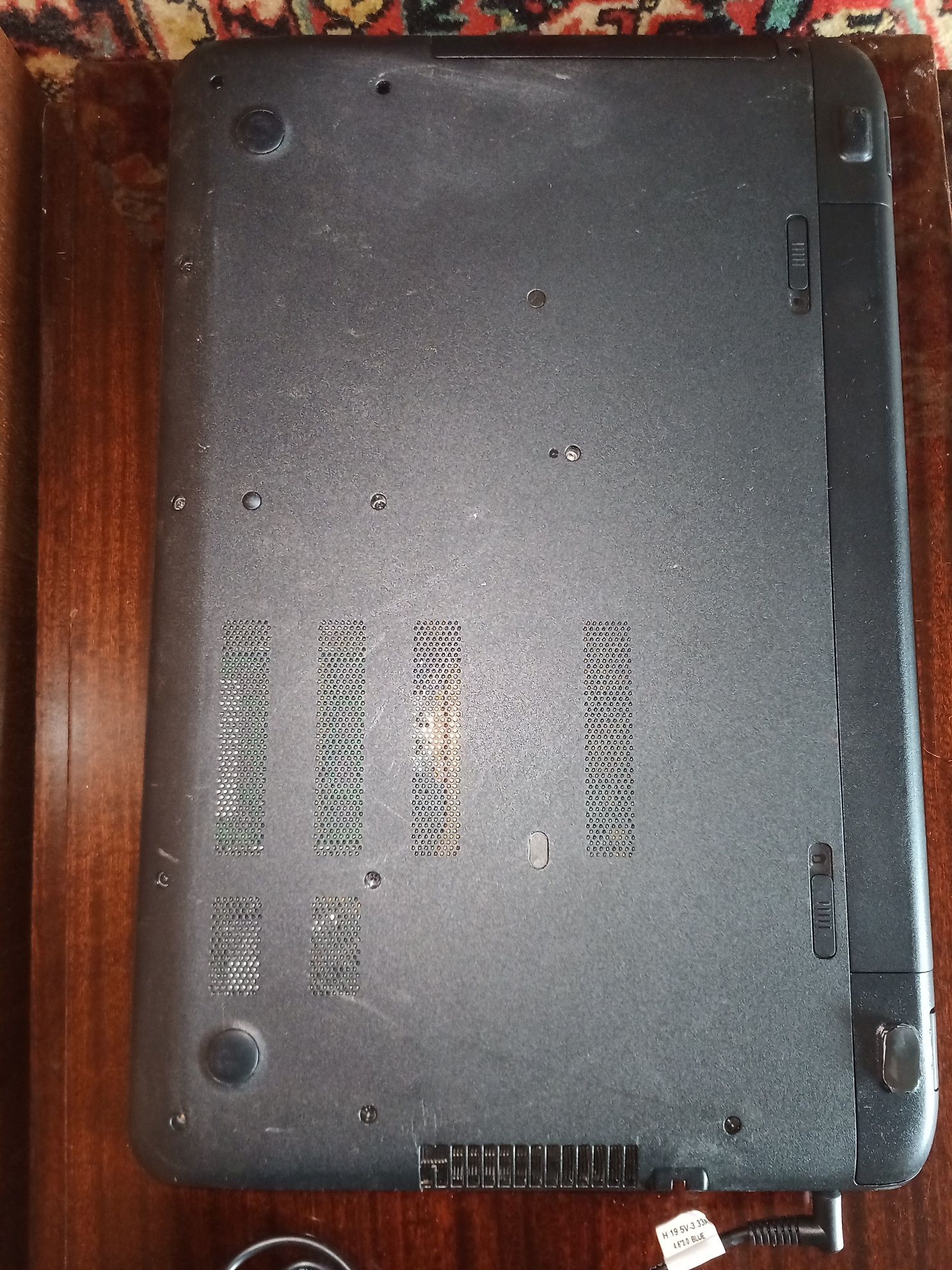 Продам ноутбук HP 17-P121NG AMD A8 4Core 16GbDDR3 SSD512Gb R5 1gb