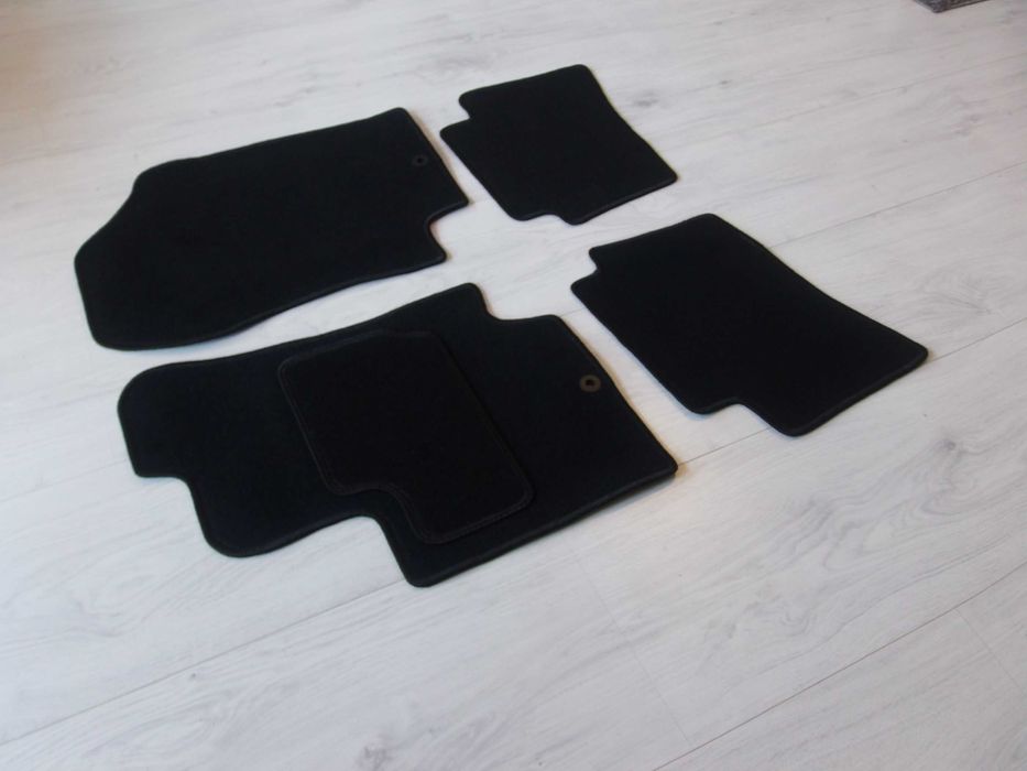 Dywaniki Welurowe HYUNDAI I20 09-11 Idealnie Dopasowane STOPERY