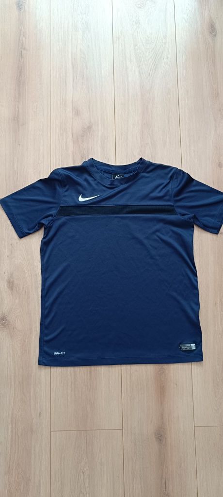 T-shirt Nike rozm 152/158