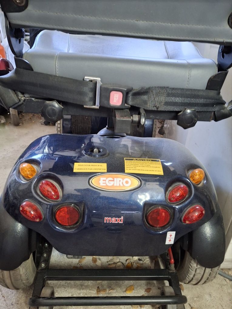 Carro cadeira de rodas eletrico